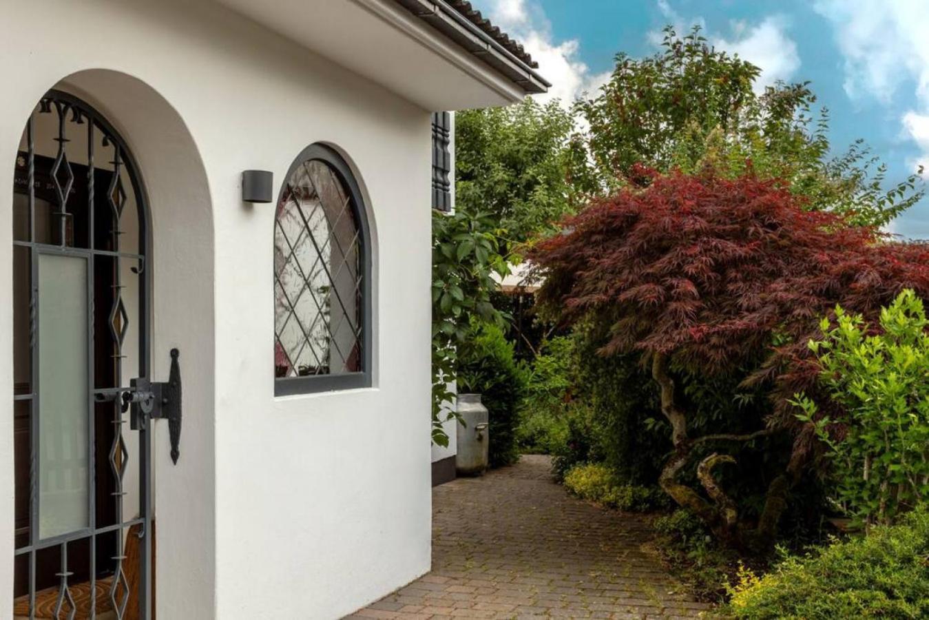 Adenauer Zwoelf - Das 5 Sterne Ferienhaus Mit Sauna Und Garten Am Eifelsteig Kerpen  Eksteriør billede